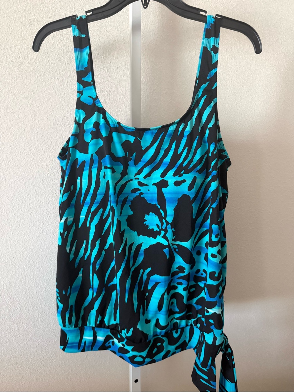 Beach Belle Blue & Black Animal Print Tie-Hem Tankini Top